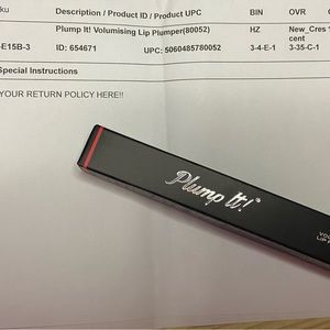 Plump it! Lip Volumizer. Brand New